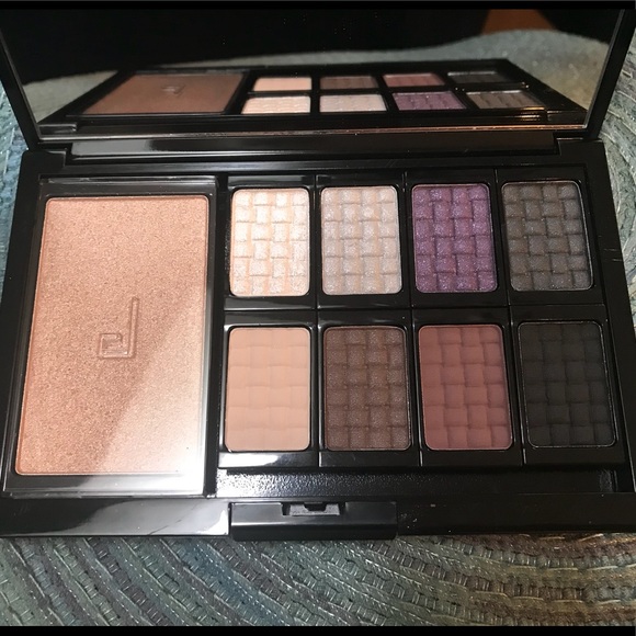 doucce Other - 🛍🛍 Doucce Freematic Eyeshadow Pro Palette Smokey